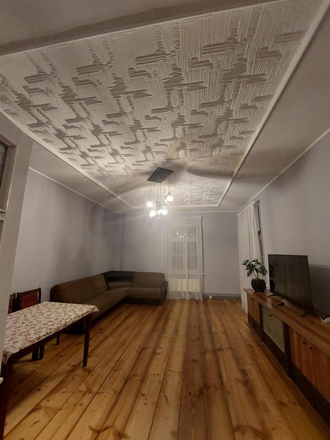 Pils Ielas Apartamenti Kandava Exterior photo